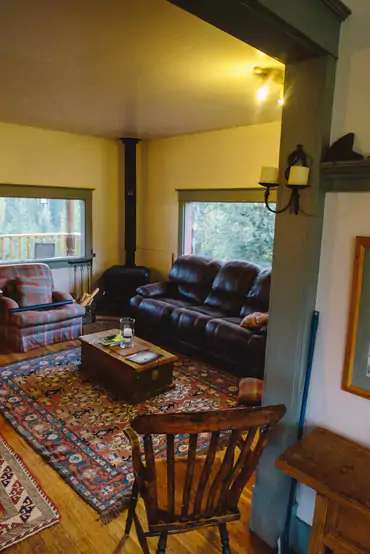 Trout Creek Lodge cabin on the Bulkley River